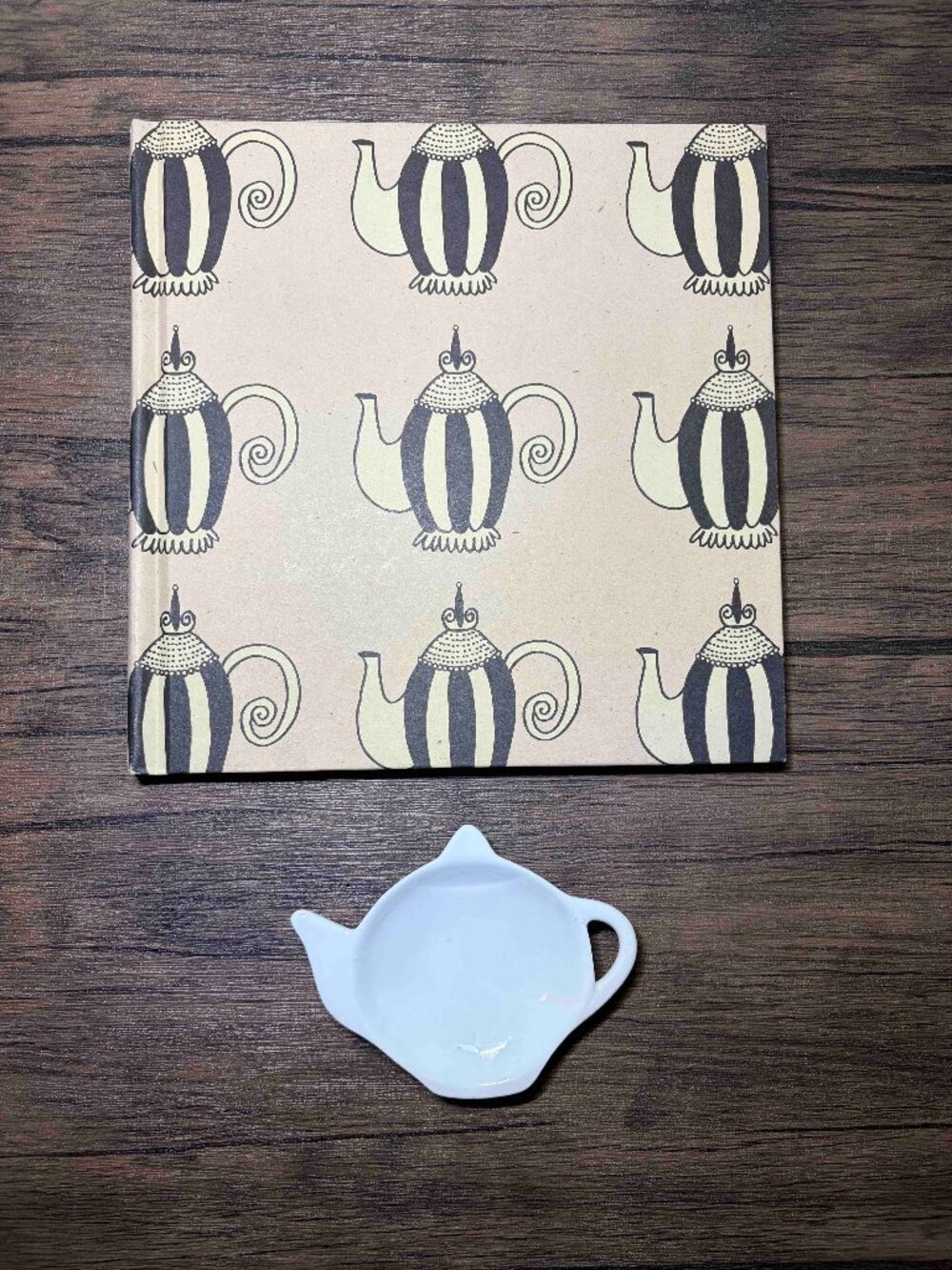 Teapot Lovers Plain Sketchbook & Teapot Shaped Small Porcelain Plate